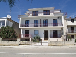 Apartmán - dobře zařízené, 20m oblázková pláž