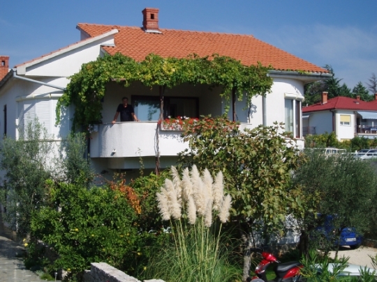 Apartmán - pěkně zařízený apartmán s možností klimatizace - Krk